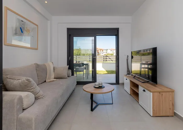 Sithoniars Ground Floor Gem In Nikiti
